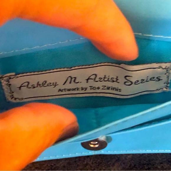 Ashley M Artist - Teo Zirini design wallet - Picture 5 of 5